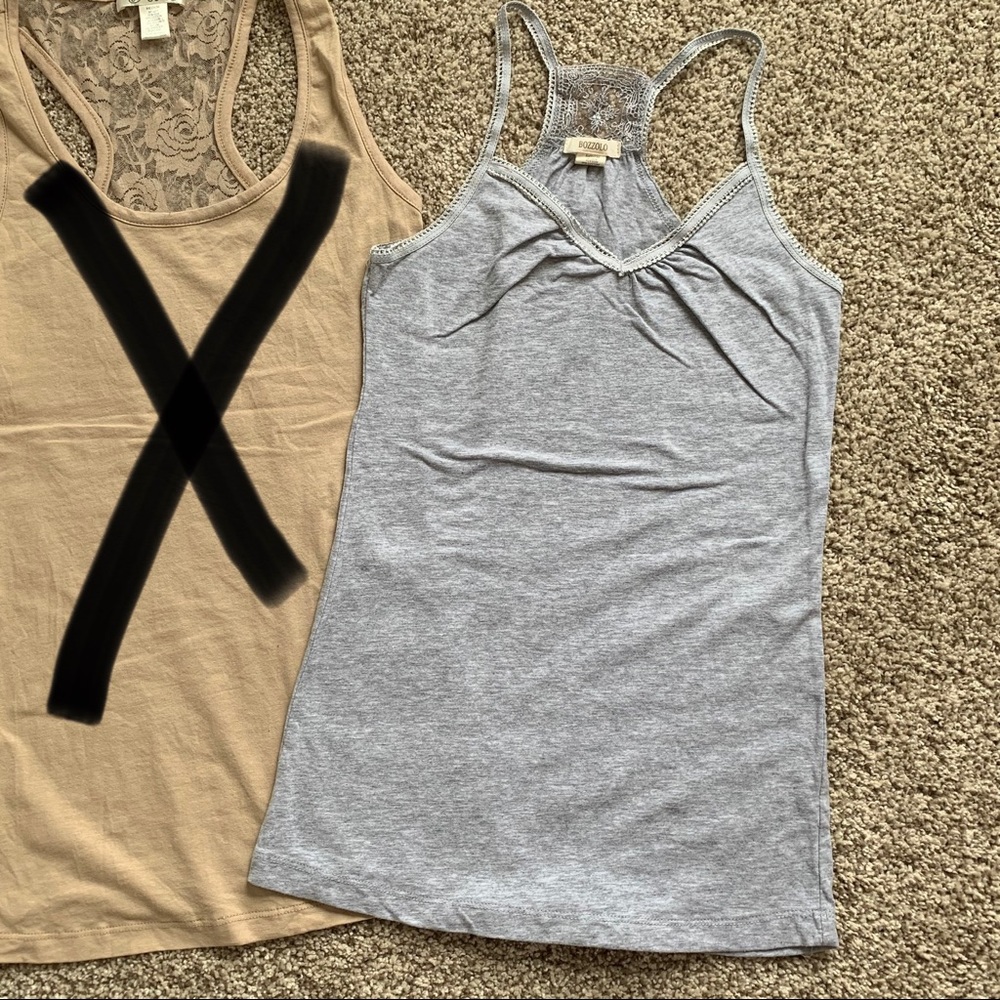 🛍 2/$15 Size M Lace back Tank